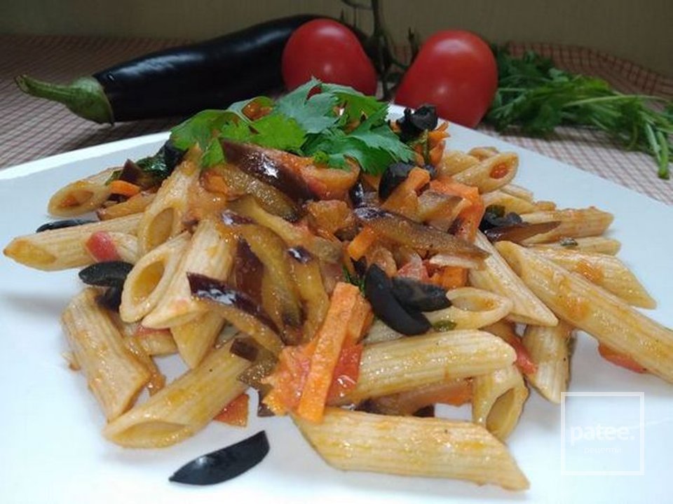 Цельнозерновая паста PENNE RIGATE INTEGRALE с баклажаном, маслинами и кинзой - Шаг 5
