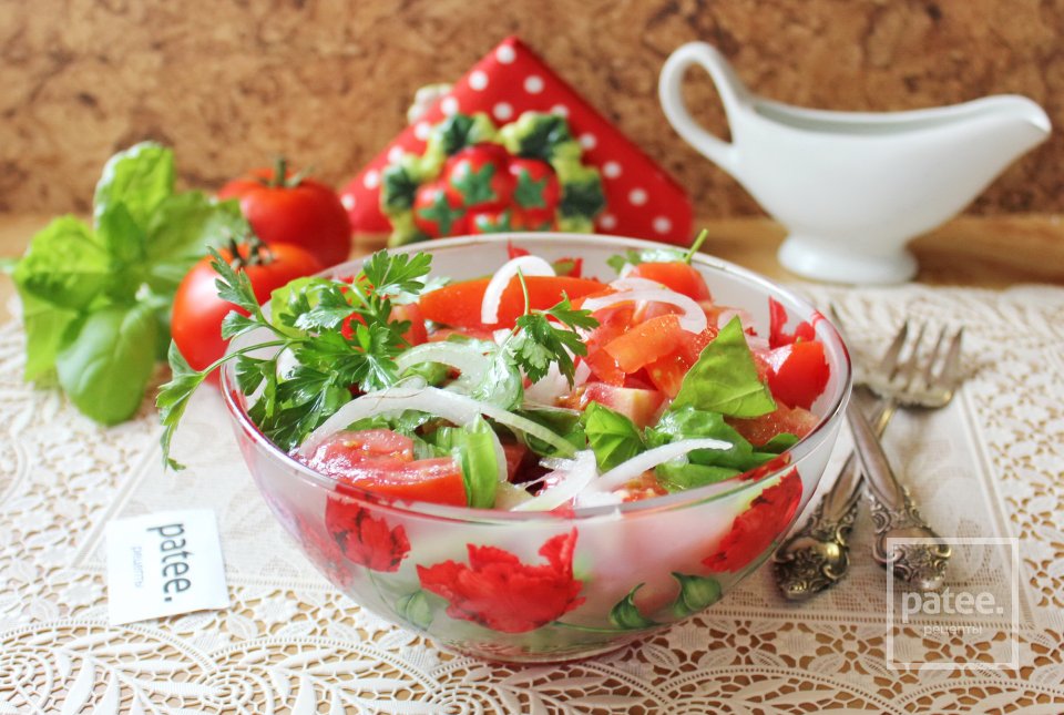 Салат с помидорами, белым луком и базиликом - Шаг 9