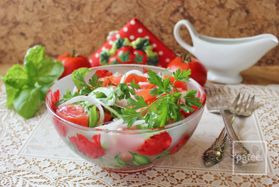 Салат с помидорами, белым луком и базиликом - Шаг 10