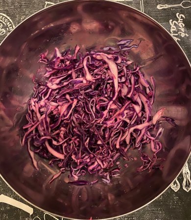 Салат из краснокочанной капусты «Витаминка» - Шаг 1