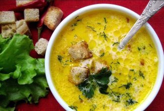 Сливочно-сырный суп с ветчиной и сухариками