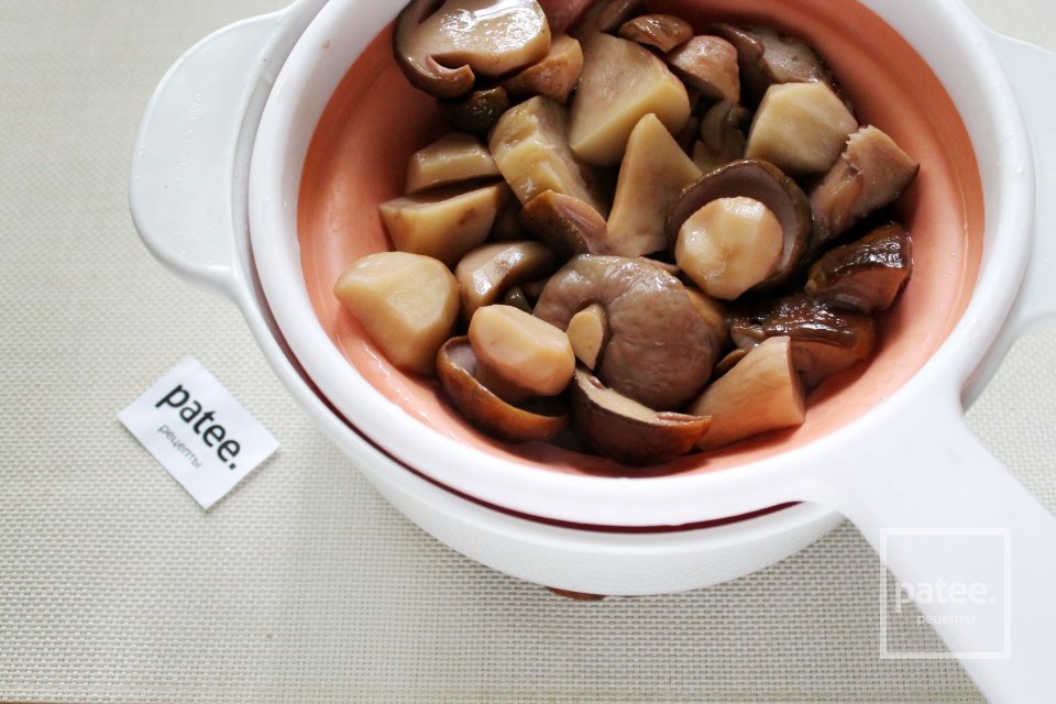 Маринованные белые грибы с корицей и кардамоном - Шаг 11