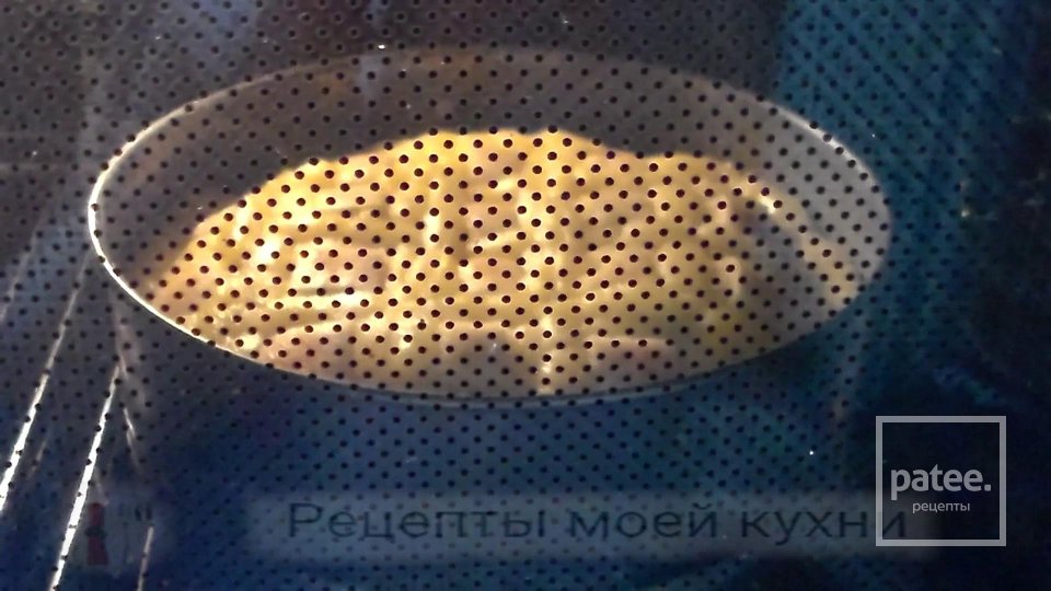 Пирог с заварным кремом в духовке - Шаг 10