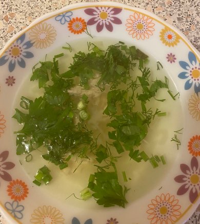 Куриный бульон с луком и зеленью - Шаг 1