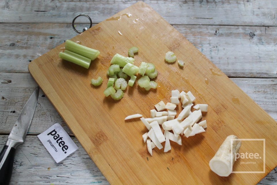 Щи с пекинской капустой и мясными фрикадельками - Шаг 5