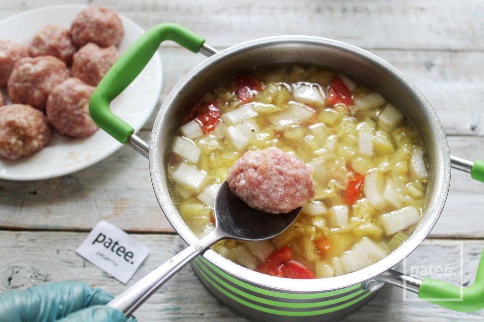 Щи с пекинской капустой и мясными фрикадельками - Шаг 20