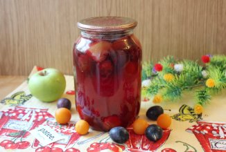 Компот из алычи, терна и яблок на зиму
