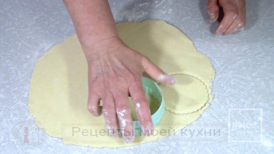 ТВОРОЖНОЕ  ПЕЧЕНЬЕ « УШКИ » - Шаг 5