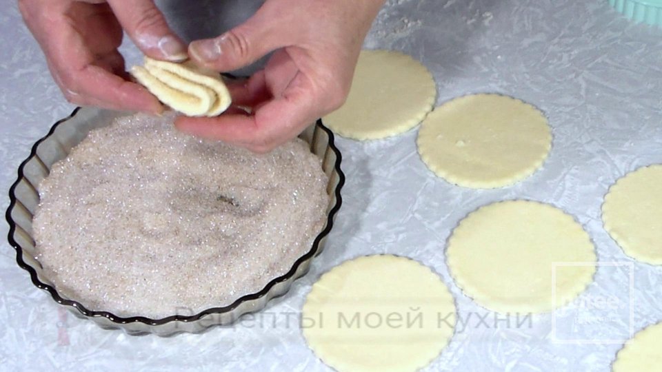 ТВОРОЖНОЕ  ПЕЧЕНЬЕ « УШКИ » - Шаг 6
