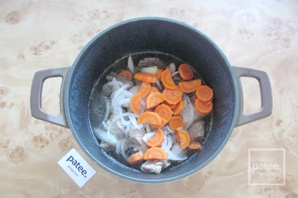 Свинина тушеная с овощами - Шаг 6