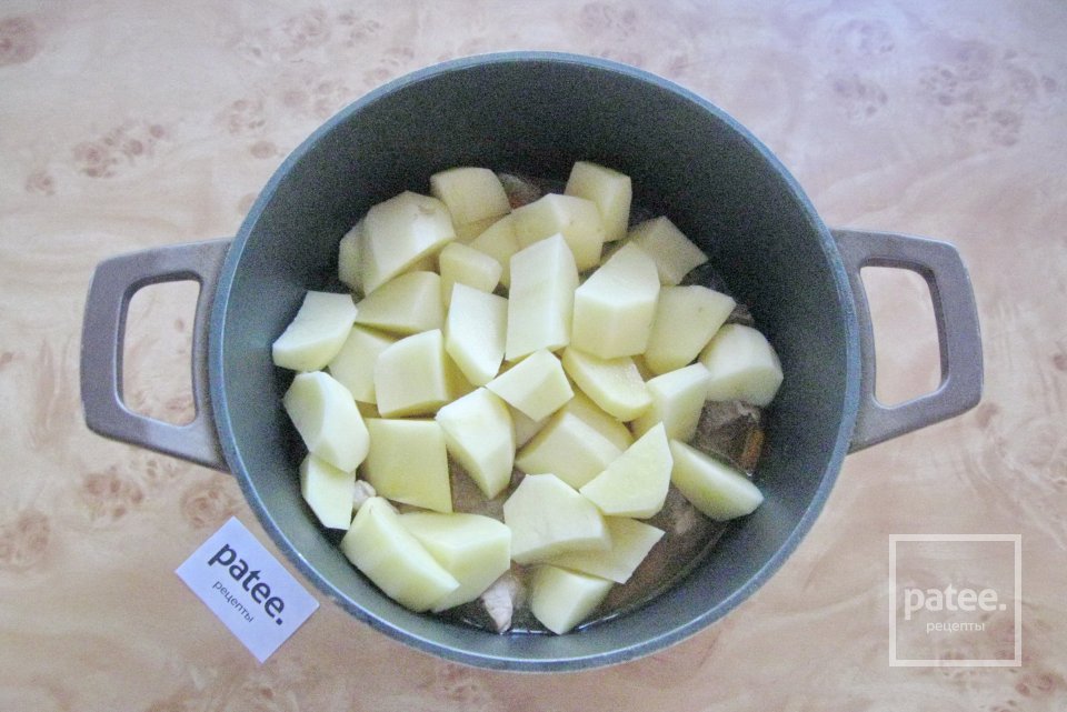 Свинина тушеная с овощами - Шаг 7