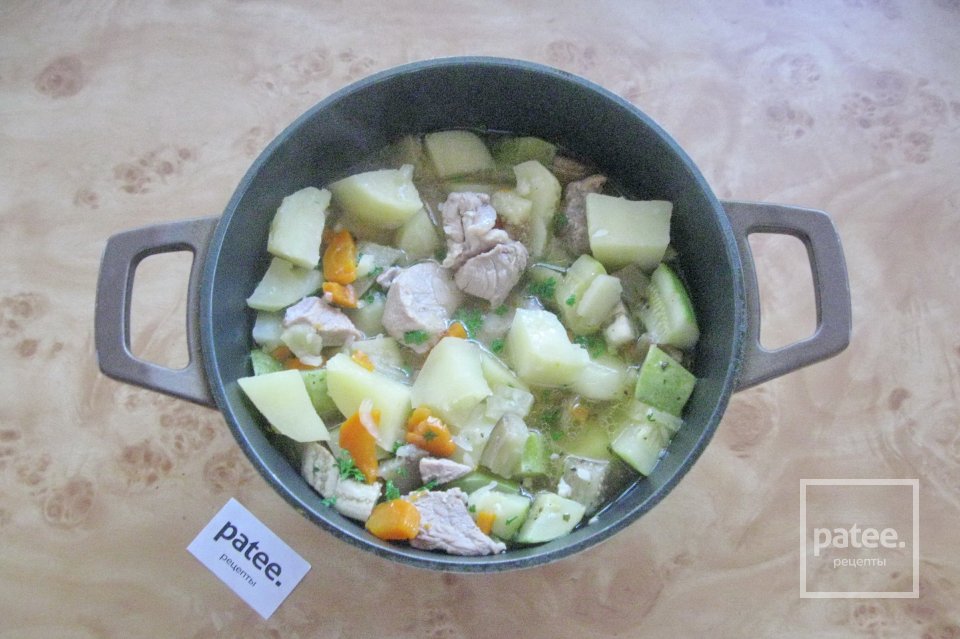 Свинина тушеная с овощами - Шаг 12