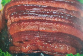 Свинина з соусом із червоного вина