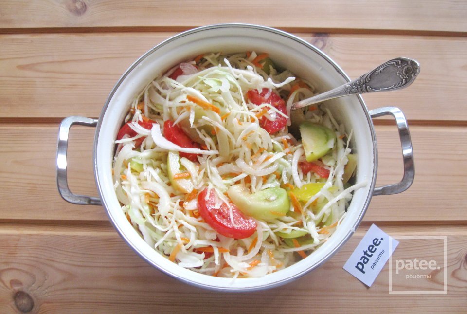 Капустный салат с помидорами на зиму - Шаг 10