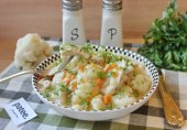 Куриное филе с цветной капустой в сливках
