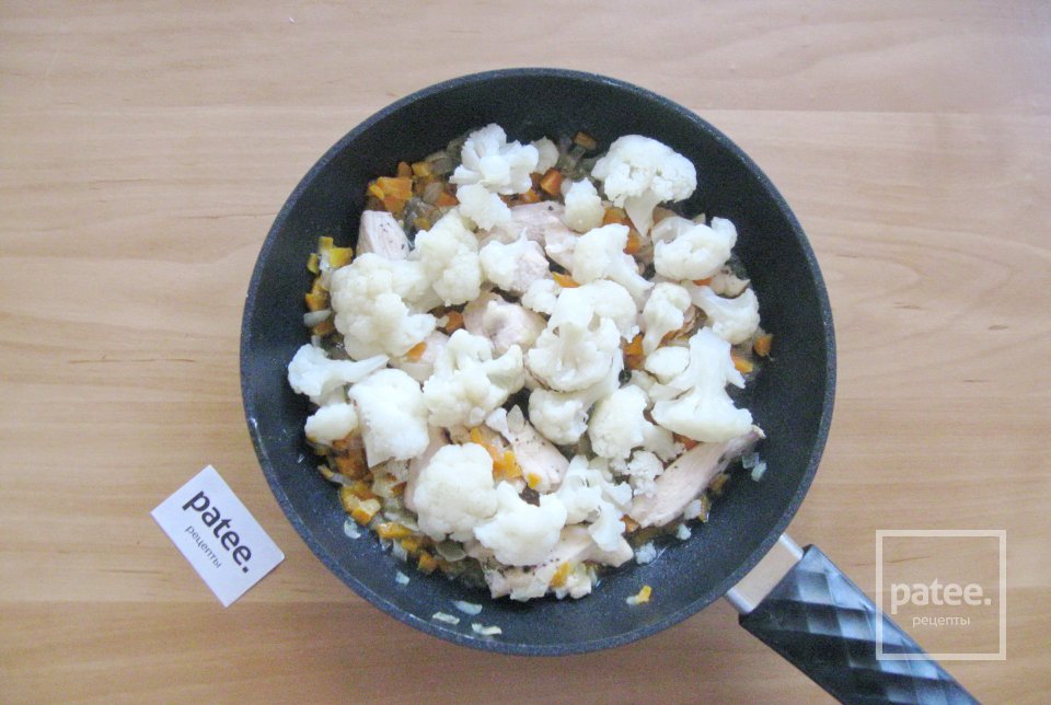 Куриное филе с цветной капустой в сливках - Шаг 9