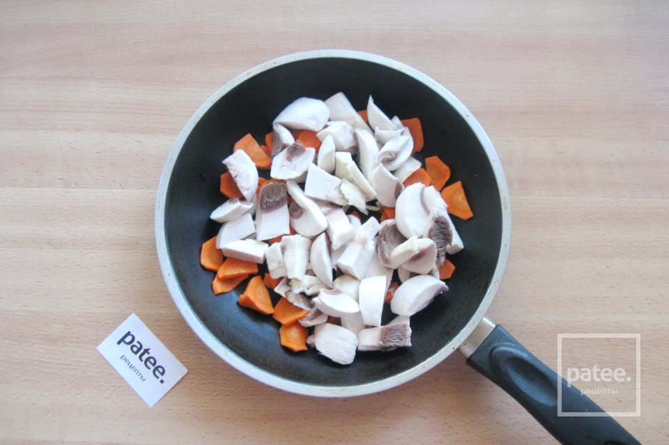 Котлеты в грибном соусе - Шаг 9