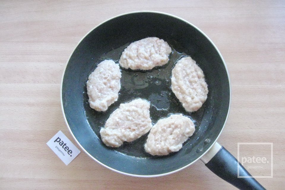 Котлеты в грибном соусе - Шаг 14