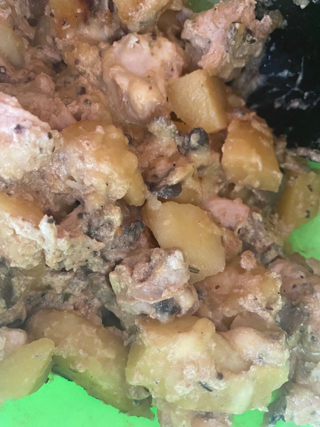 Курица с грибами, картошкой и сыром в духовке