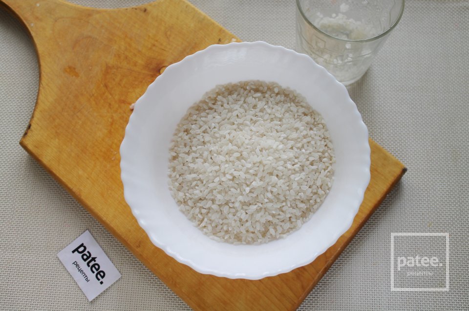 Пилав с белыми грибами и свининой на сковороде - Шаг 2