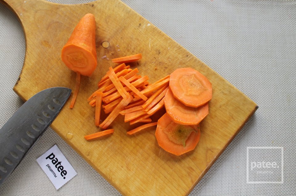 Пилав с белыми грибами и свининой на сковороде - Шаг 4