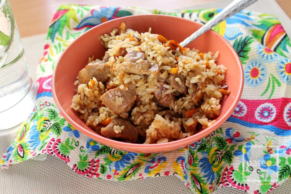 Пилав с белыми грибами и свининой на сковороде - Шаг 16