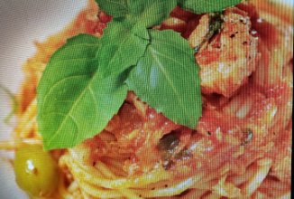 Паста с тунцом и помидорами