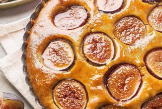 Пряный осенний пирог с инжиром