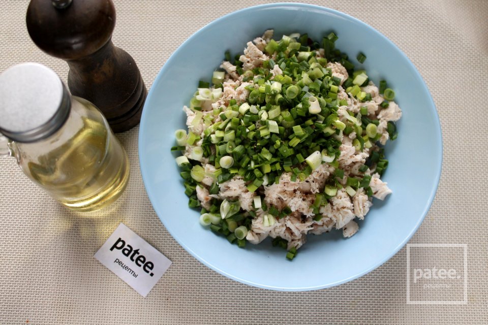 Блины, фаршированные курицей и зелёным луком - Шаг 6