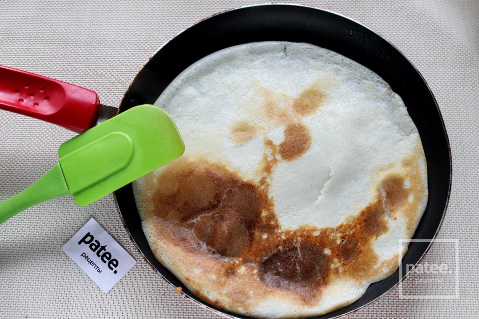 Блины, фаршированные курицей и зелёным луком - Шаг 14