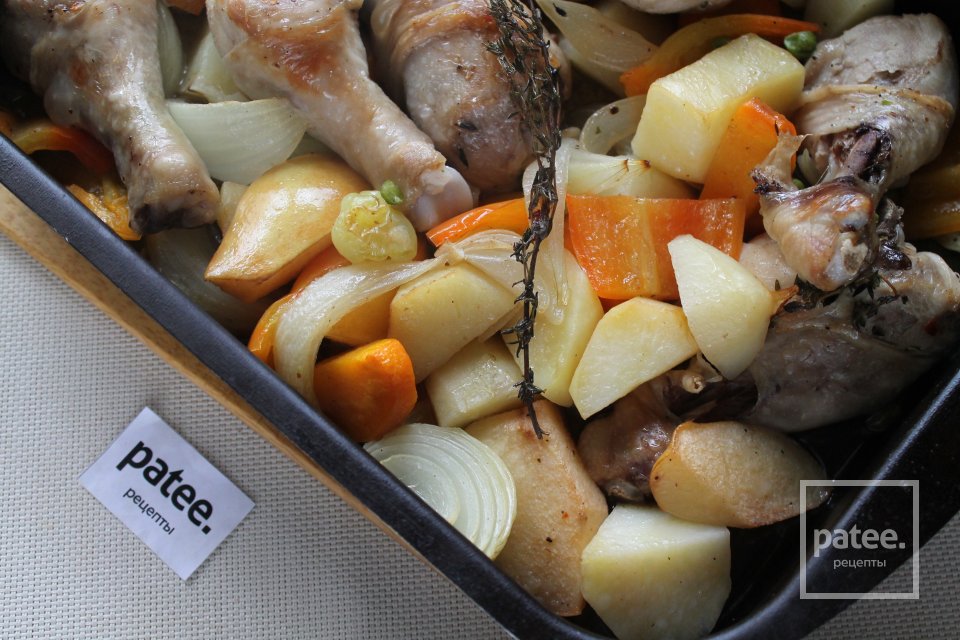 Жаркое из куриных голеней в духовке с овощами и айвой - Шаг 15