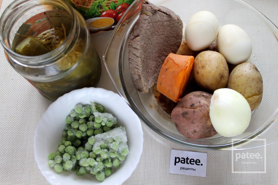 Оливье с говядиной и замороженным зелёным горошком - Шаг 1