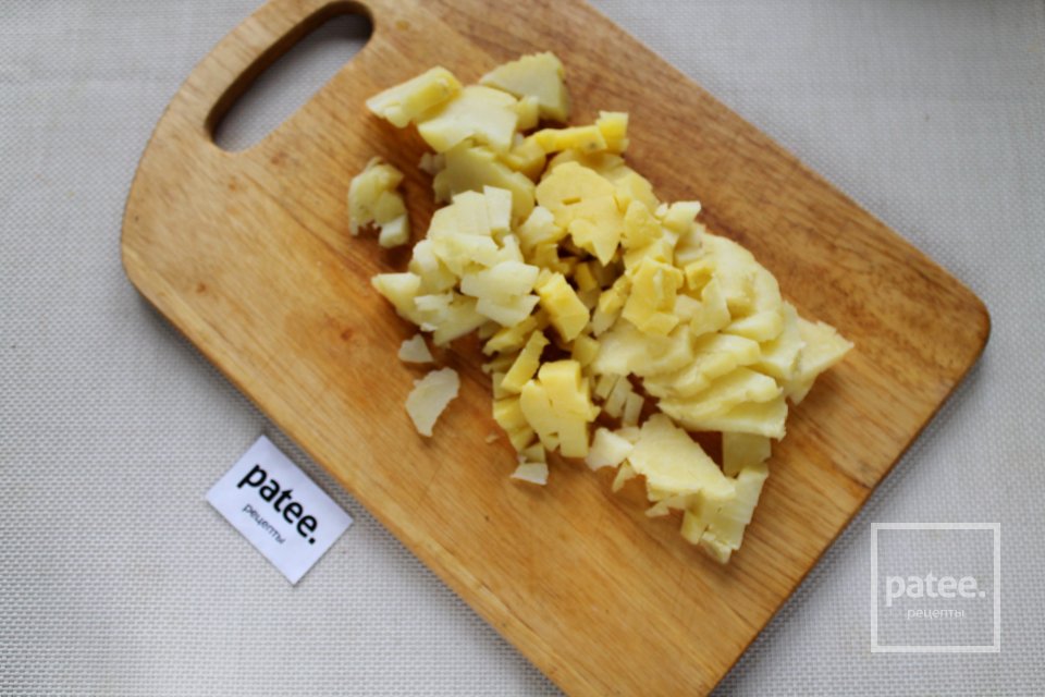 Оливье с говядиной и замороженным зелёным горошком - Шаг 6