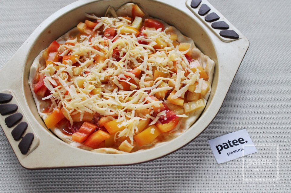 Пицца со сладким перцем на слоёном тесте - Шаг 12