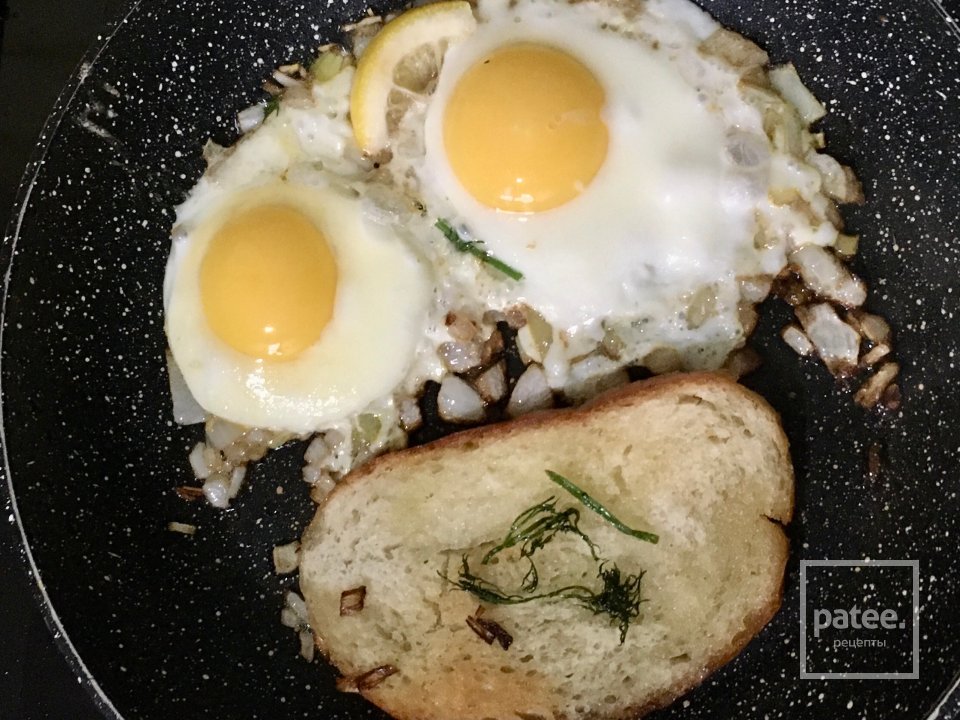 Яичница глазунья Агафьи, бутербродная - Шаг 2