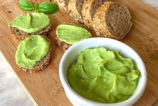 Соус из авокадо.