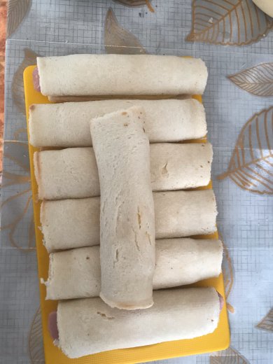 Утренние рулетики с сыром и сосисками - Шаг 1