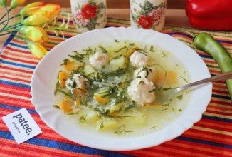 Куриный суп с фрикадельками и шпинатом