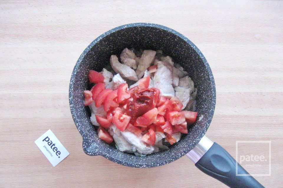 Гуляш из свинины с помидорами - Шаг 7