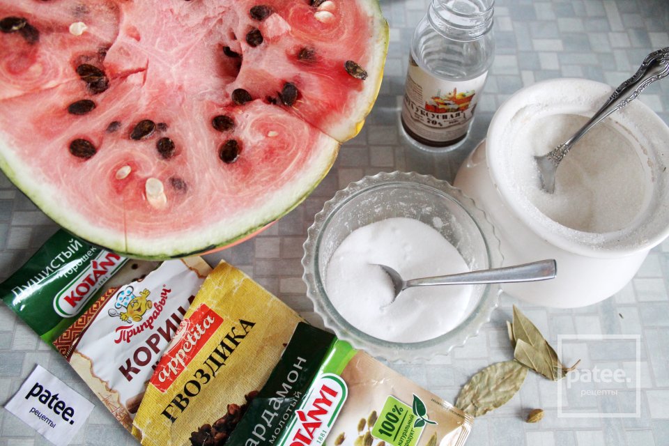 Маринованный арбуз на зиму в банках - Шаг 1