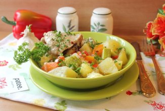 Жаркое из курицы с картофелем и кабачком
