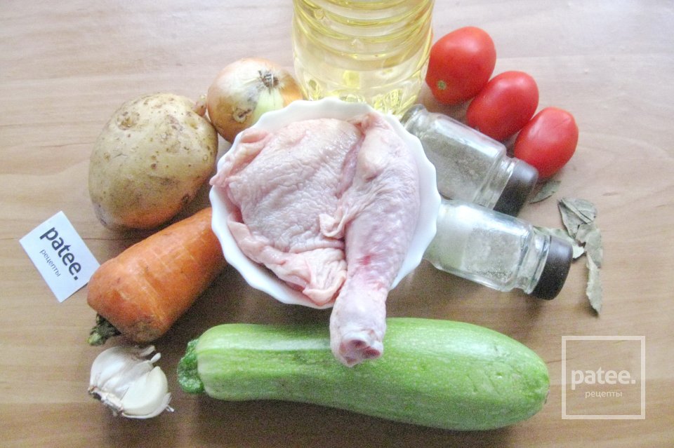 Жаркое из курицы с картофелем и кабачком - Шаг 1