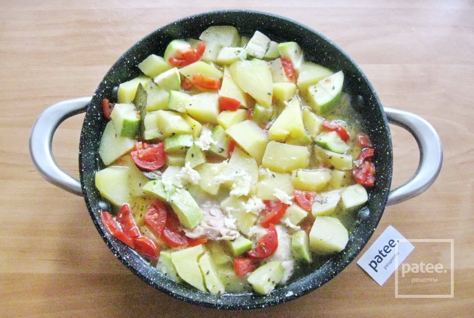 Жаркое из курицы с картофелем и кабачком - Шаг 10