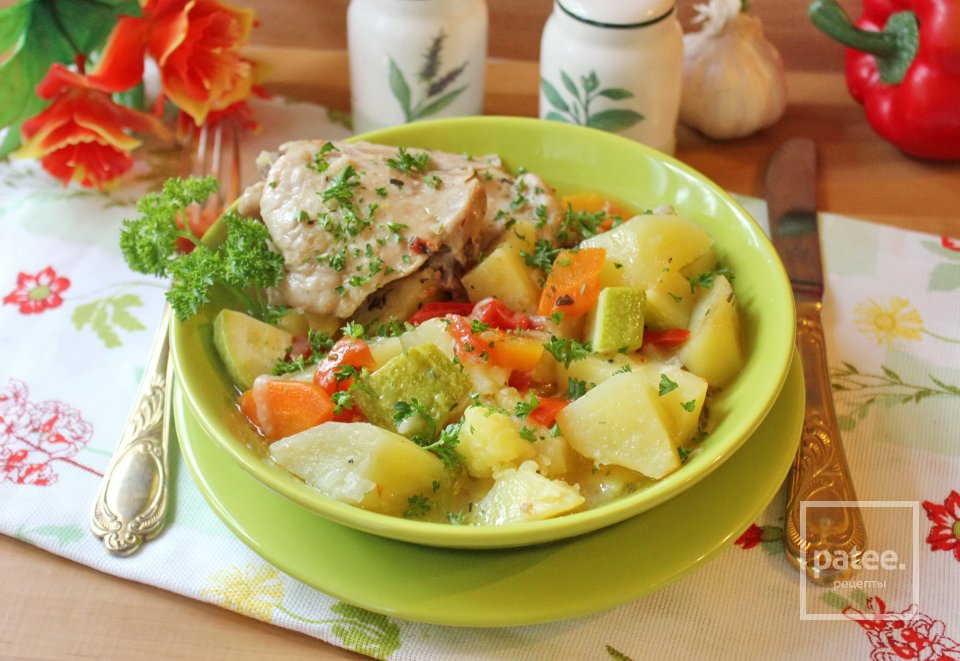 Жаркое из курицы с картофелем и кабачком - Шаг 12