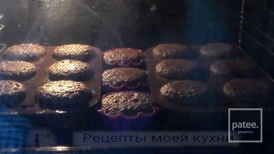 ШОКОЛАДНО-КОКОСОВЫЕ  МАФФИНЫ - Шаг 8