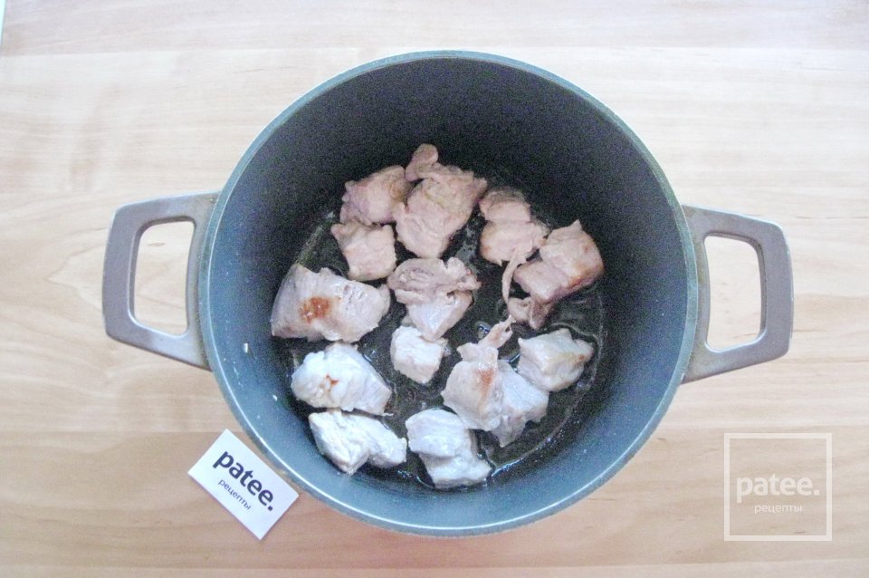 Свиная грудинка с гречкой и грибами - Шаг 3