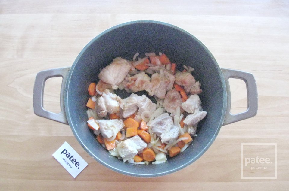 Свиная грудинка с гречкой и грибами - Шаг 5