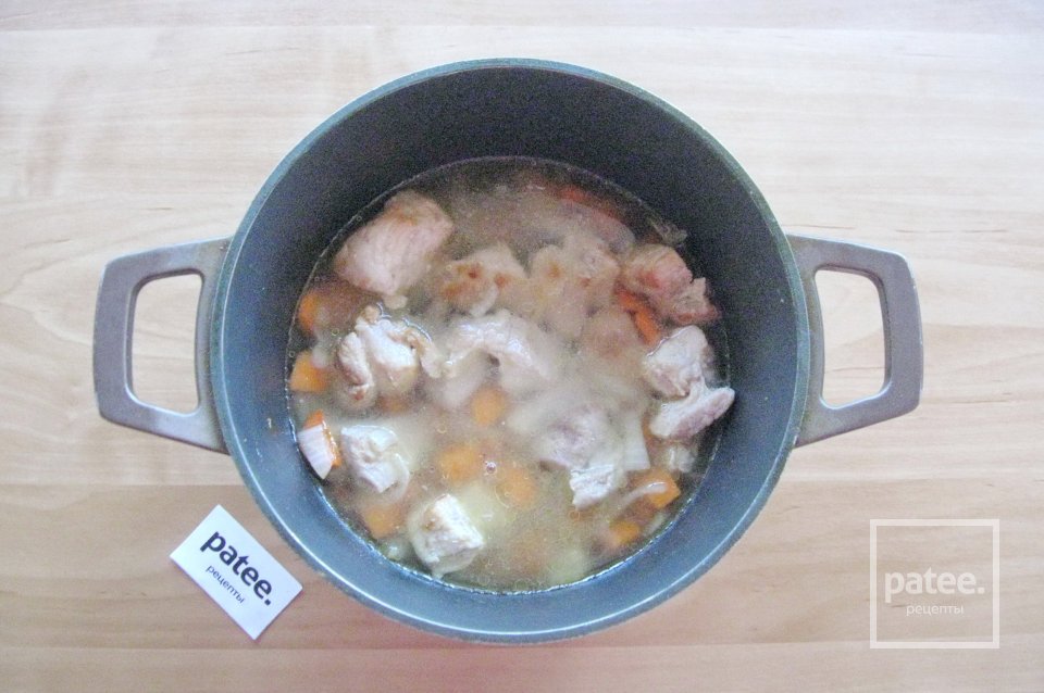 Свиная грудинка с гречкой и грибами - Шаг 6