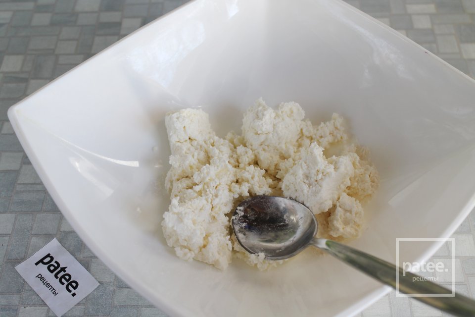 Сырники из творога с манной крупой - Шаг 2