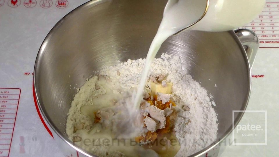 БУЛОЧКИ  СИННАБОН  С  ТЫКВОЙ - Шаг 3